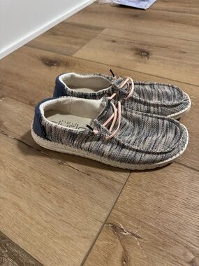 Hey Dude Wendy Sox Shoes Peacock Light Pink Women Size 9